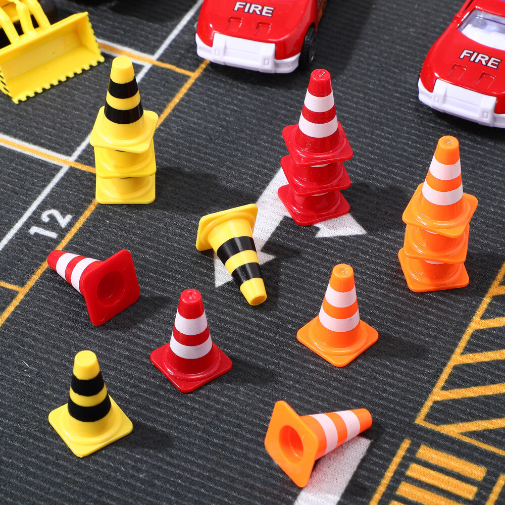 15PCS Mini Traffic Cones Miniature Scene Accessories Early Educational Toys