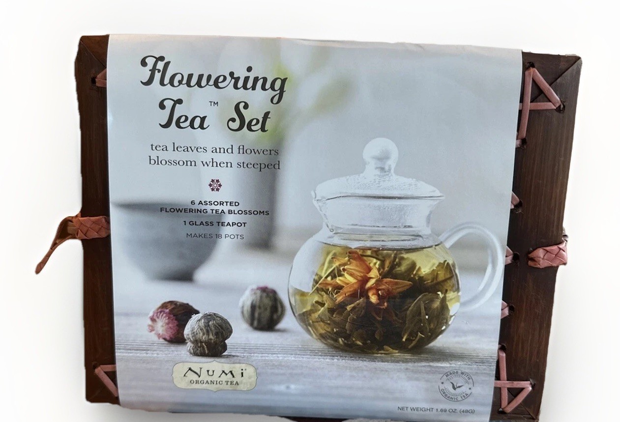 Numi Organic Flowering Tea Gift Set with Glass Teapot – 6 Tea Blossoms