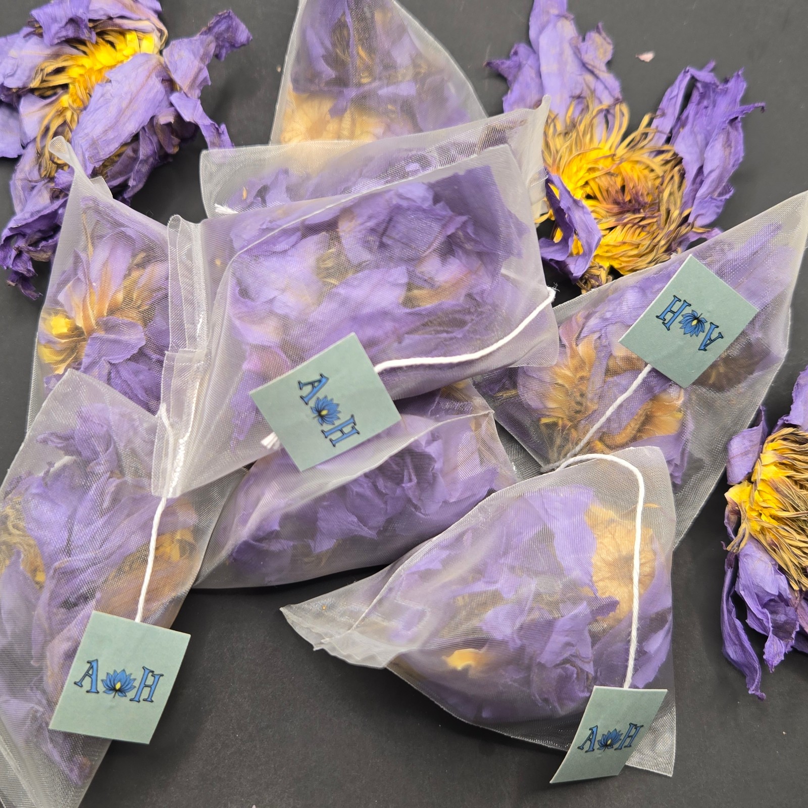 Blue Lotus Pyramid Tea Bags 2.5g of Nymphaea caerulea flower per bag