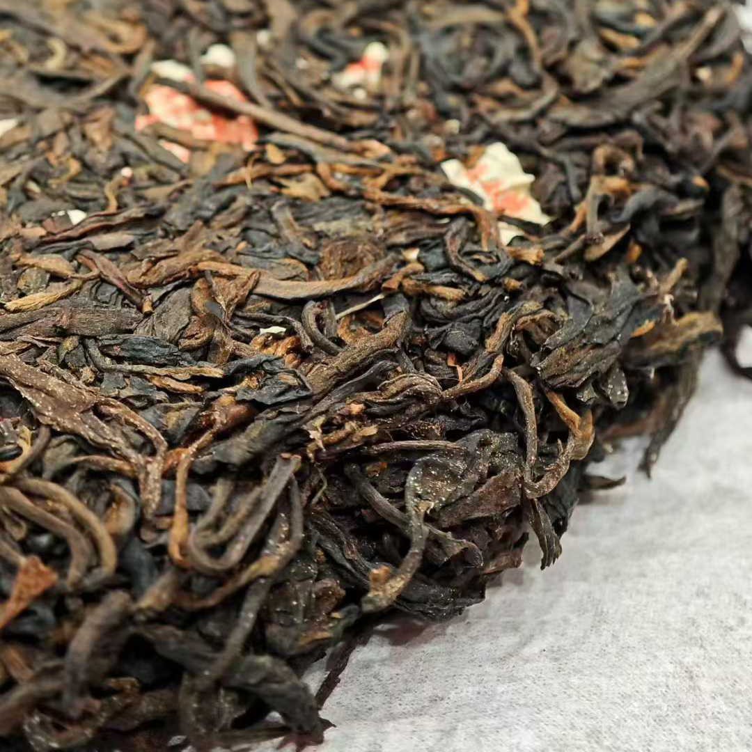 Rare 1950s Antique Songpin Red Label Raw Pu-erh Tea 357g