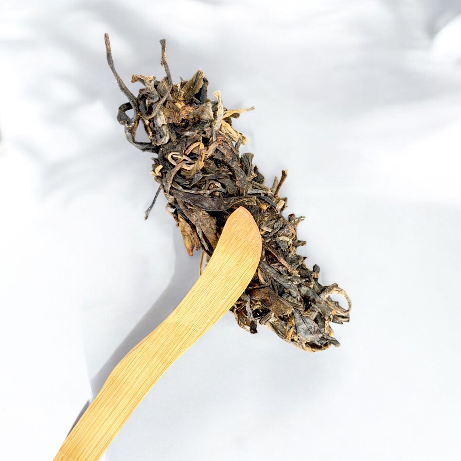 Golden Sip 2015 Lao Ban Zhang Raw Shen Puer Cake 357g Vintage Hechangxuan Bin