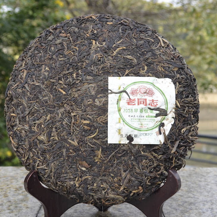 2007 Haiwan 7038 Lao Tong Zhi Old Comerade Pu-erh Tea Cake Shen Raw Pu’er 357g