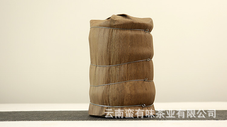 100g Yunnan Menghai Ripe Pu’er Tea Golden Needle White Lotus Ripe Cake Palace