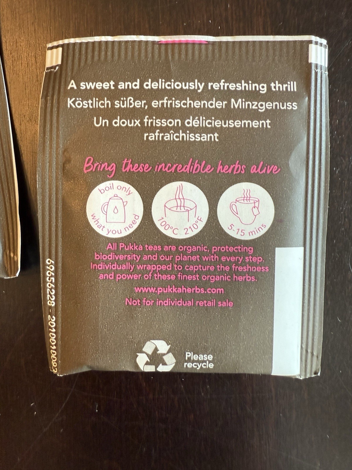 Pukka Peppermint & Licorice Sweet Finale 20 Herbal Tea Sachets Expires 12/27