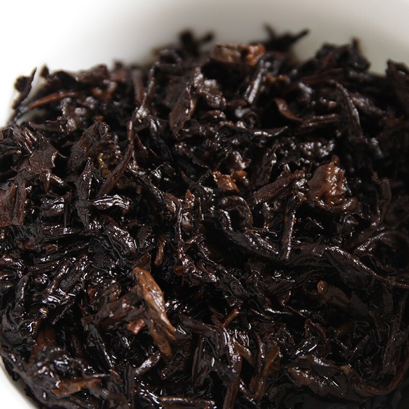 Yunnan Raw Material Puerh Cake Tea Golden Bud Small Cake Palace Ripe Tea 100g
