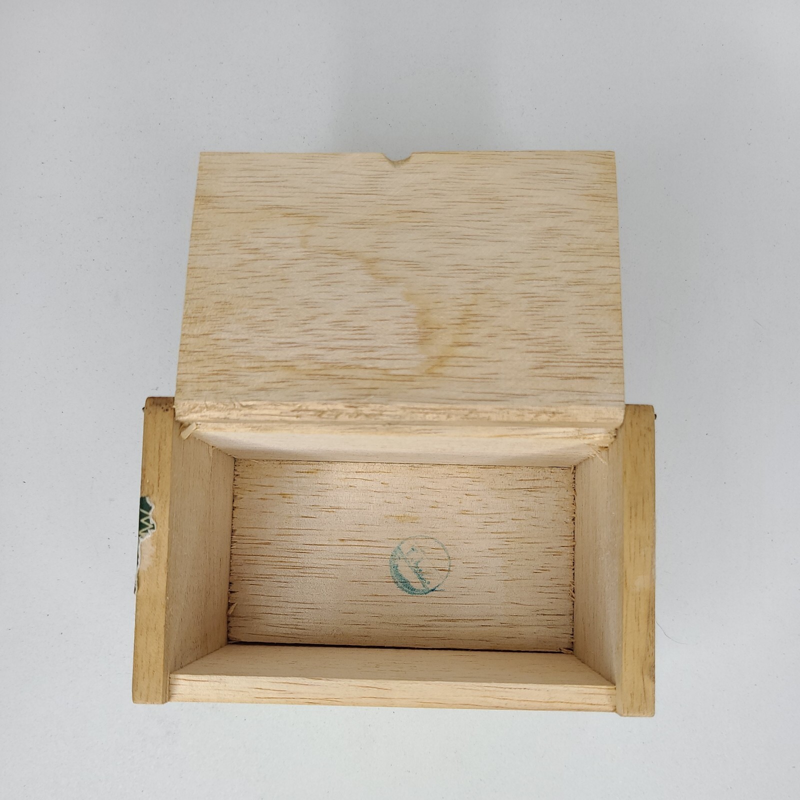 Mlesna Premium Ceylon Tea Wooden Box huckleberry -empty