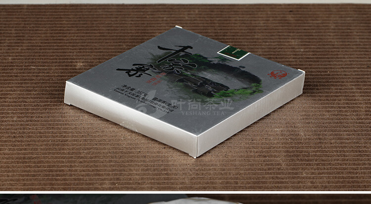 2016 Xiaguan Qian Jia Zhai Wild Aged Old Tree Round Cake Puer Raw Pu’er Tea 357g