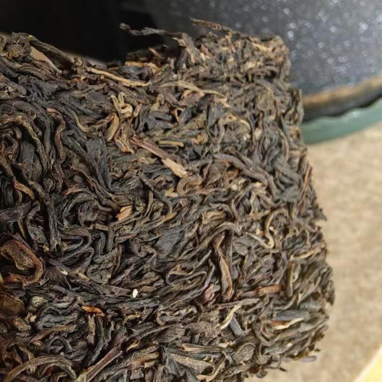 2009 Lao Man’e Sweet Ancient Tree Raw Pu-erh Tea 480g | Aged Sheng Cake