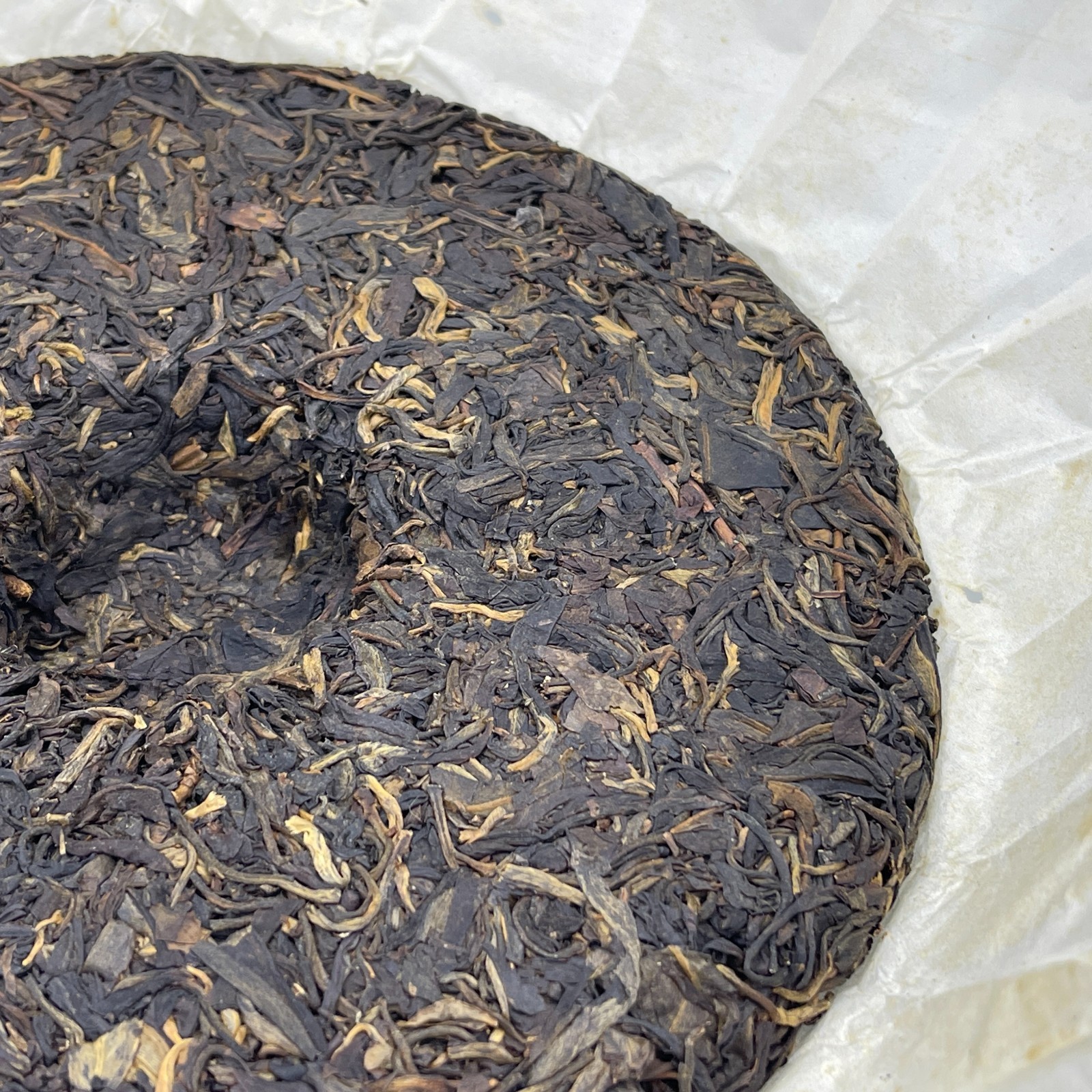 Yiwuzhengshan Raw Pu-erh Tea Cake, “Cheng Yun” Series by Yuanyuantang, 375g