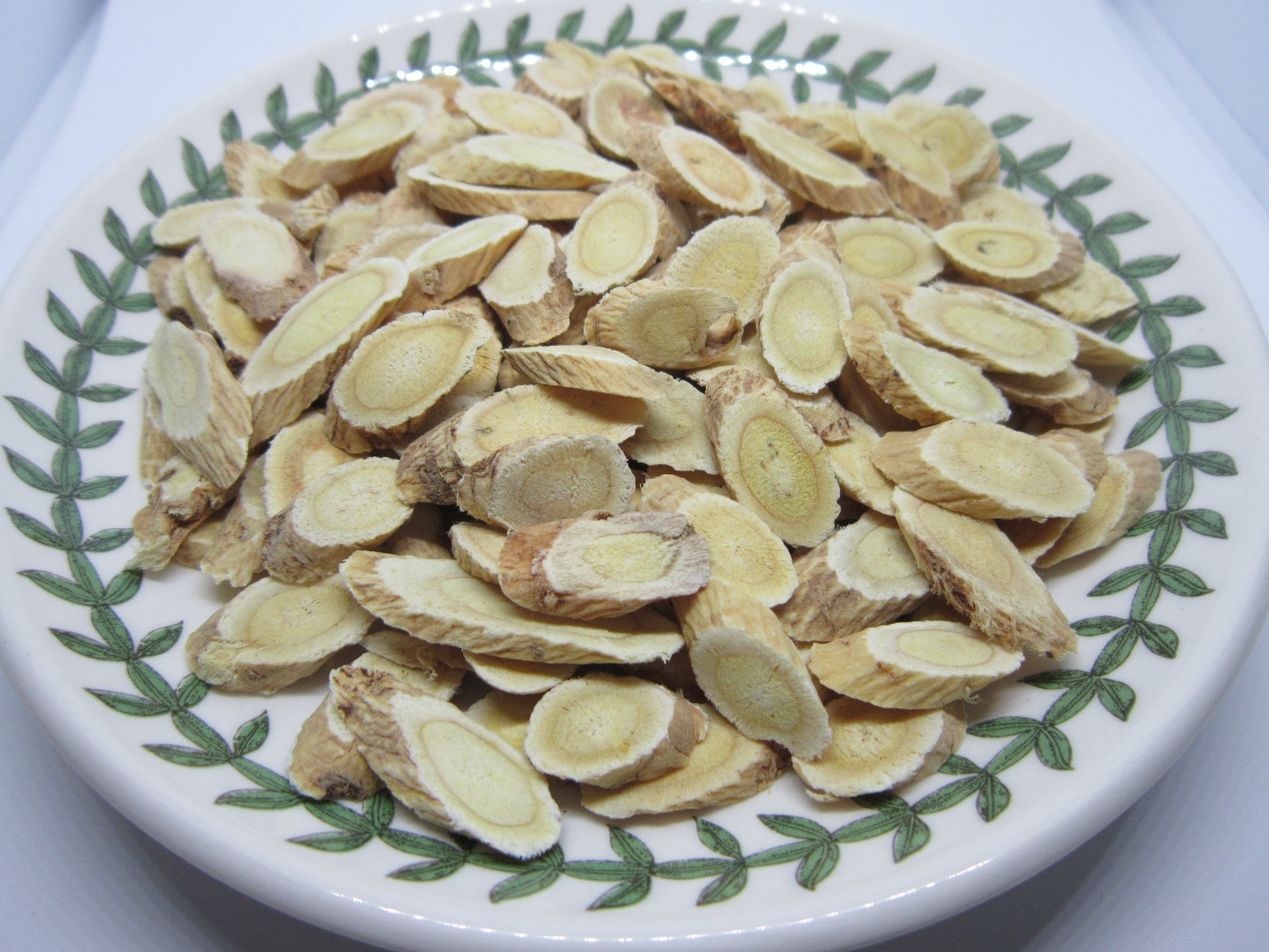 Astragalus Root – Huang Qi, 黃芪 (황기) Astragalus membranaceus Root Slice