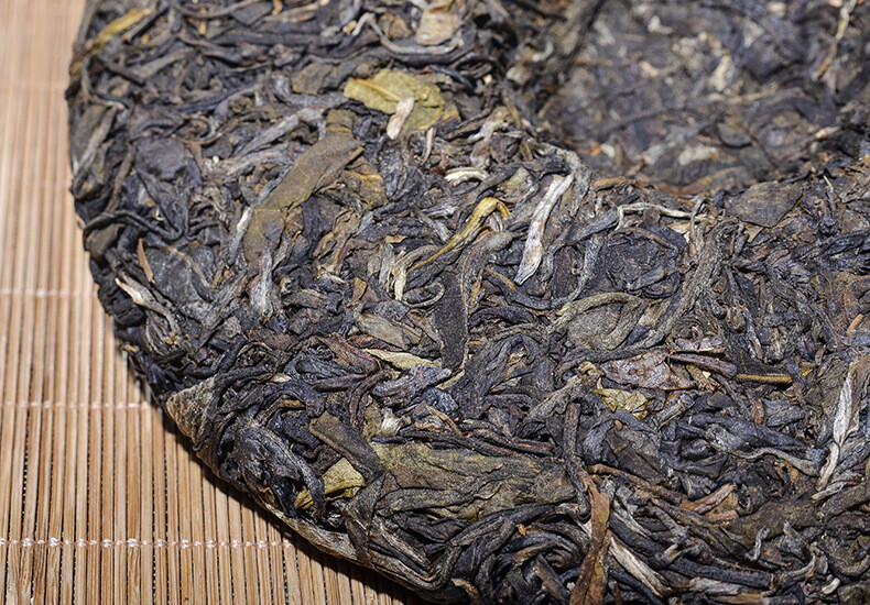 2014 Yr YunNan Pu-erh Mengku YUE CHEN YUE XIANG Raw Tea Qizi Bing Puerh 357g