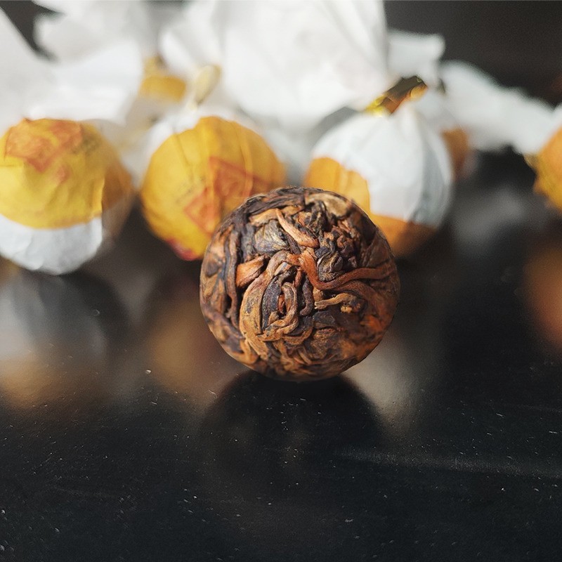 300g Iceland Pu’er Tea Ripe Tea Cake Yunnan Qizi Cake Tea Ancient Tree Tea Cake