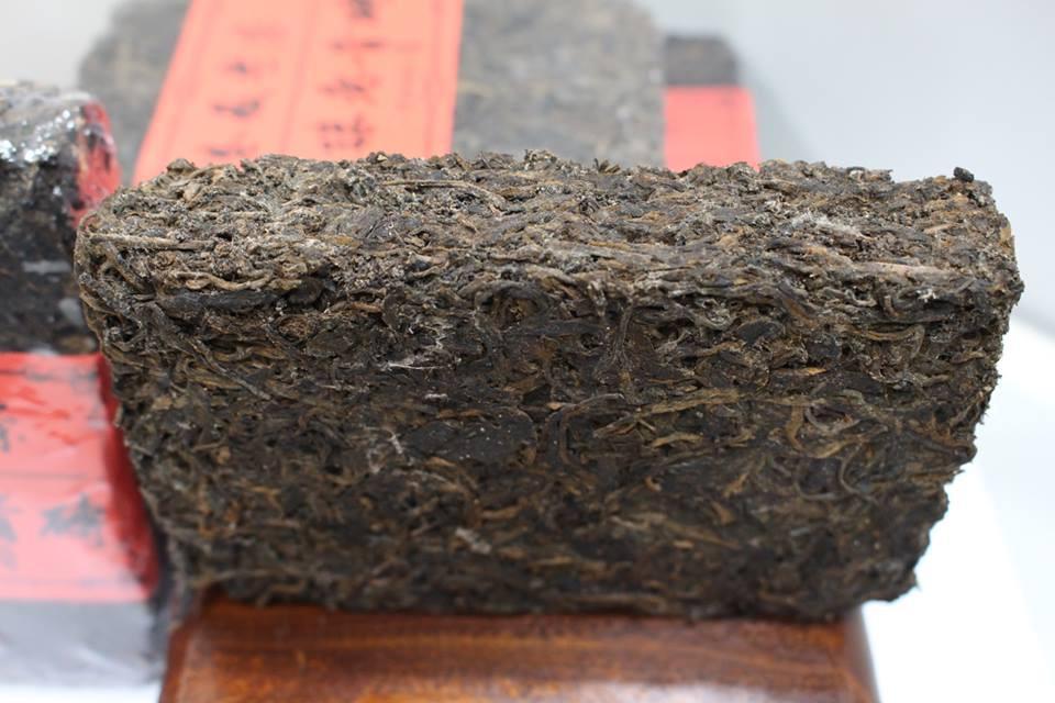 1980’s Longzhu Pu-erh Sheng (Raw) Zuncha Brick 220g
