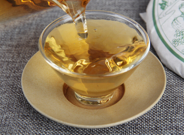 Yunnan Puer Tea Moonlight Beauty Pu’er White Tea Pu-erh Cake Raw Puerh Tea 357g