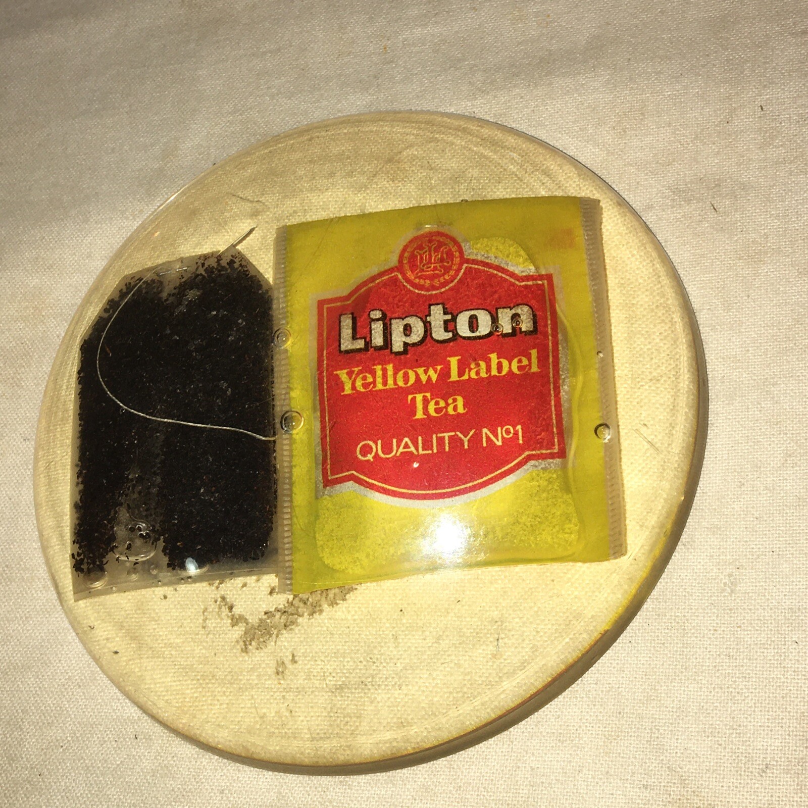 LIPTON BLACK TEA YELLOW LABEL LUCITE PAPERWEIGHT ENGLISH ENGLAND MID CENTURY