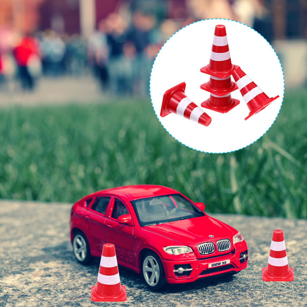 50PCS Simulation Traffic Sign Mini Roadblock road cones miniature Car Ramps for
