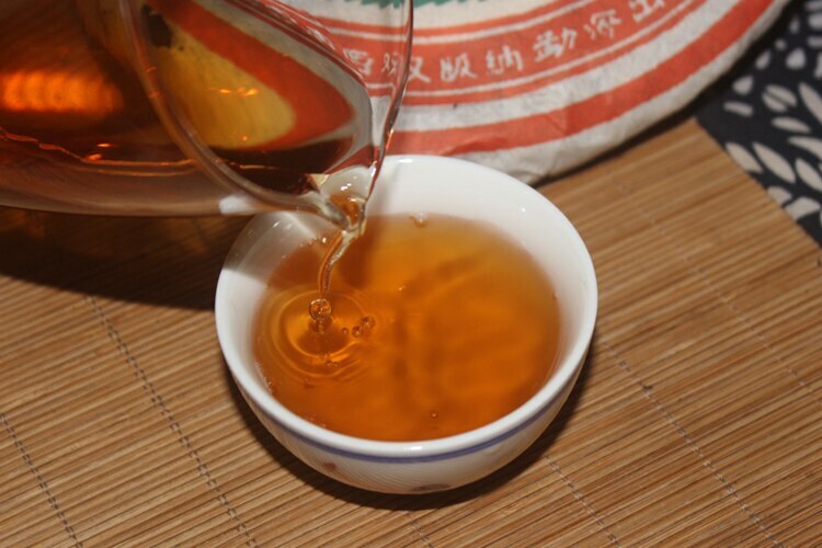 357g 2004 CNNP Zhong Cha Pu’er Wild Arbor Leaves Aged Puer Tea Cake Raw Pu-erh