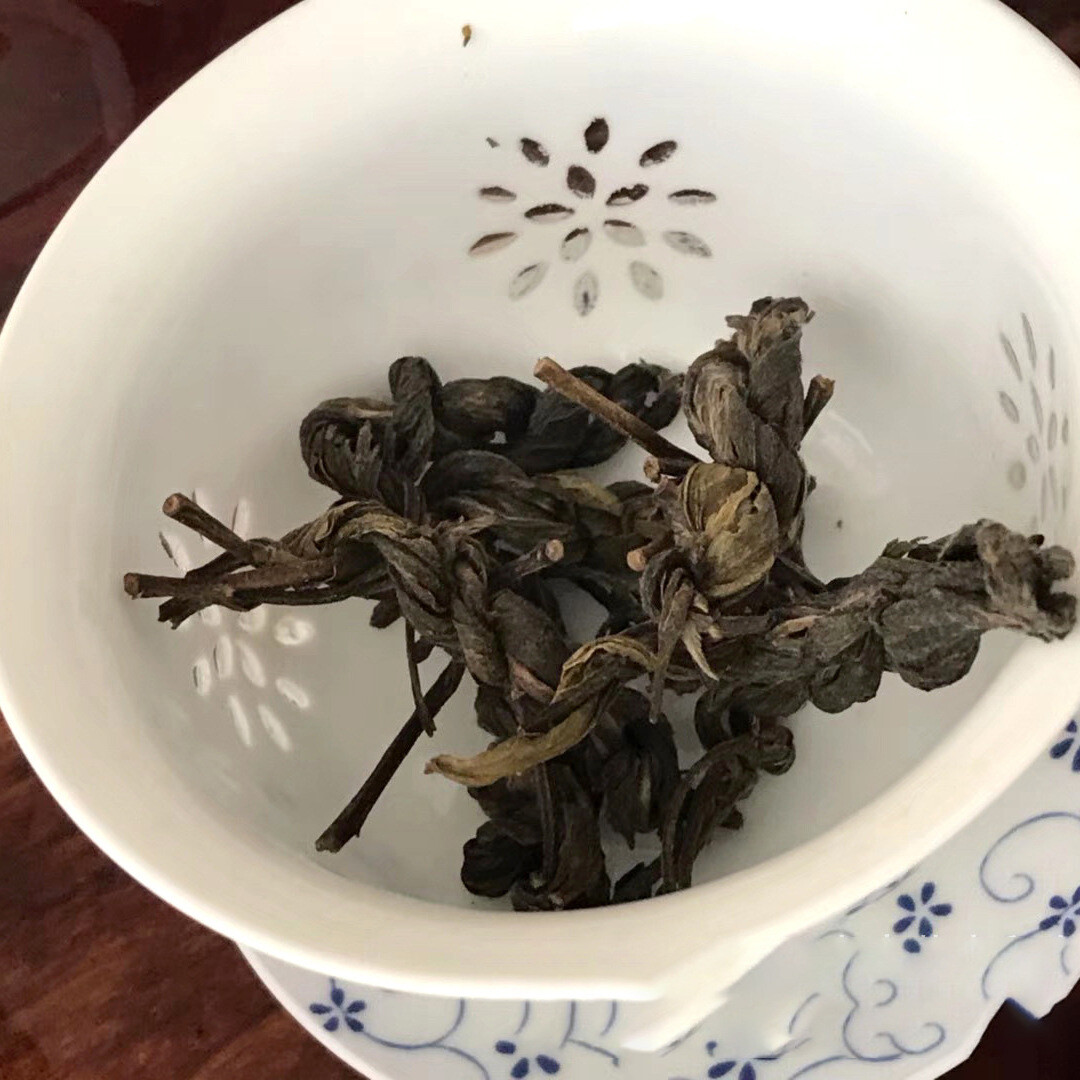 2014 YongDe Big Snow Mountain Bian Zi Pigtails Old Tree Pu’er Tea Puer Raw 400g
