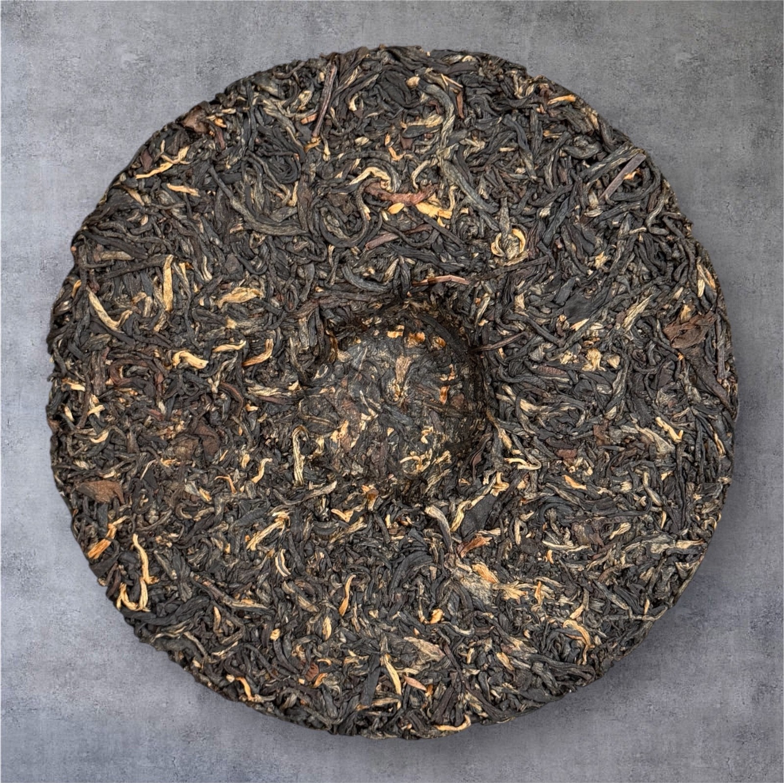 Golden Sip 2021 Gu Shu Hong Cha Yunnan Red Black Tea Cake 357g