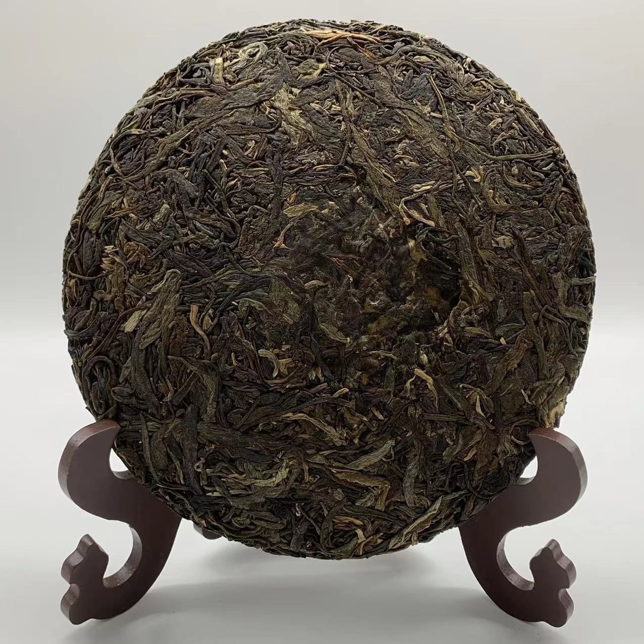 2004 Chun Ming Millennium Old Tea Cabbage Banzhang Menghai Pu’er Raw Tea 357g