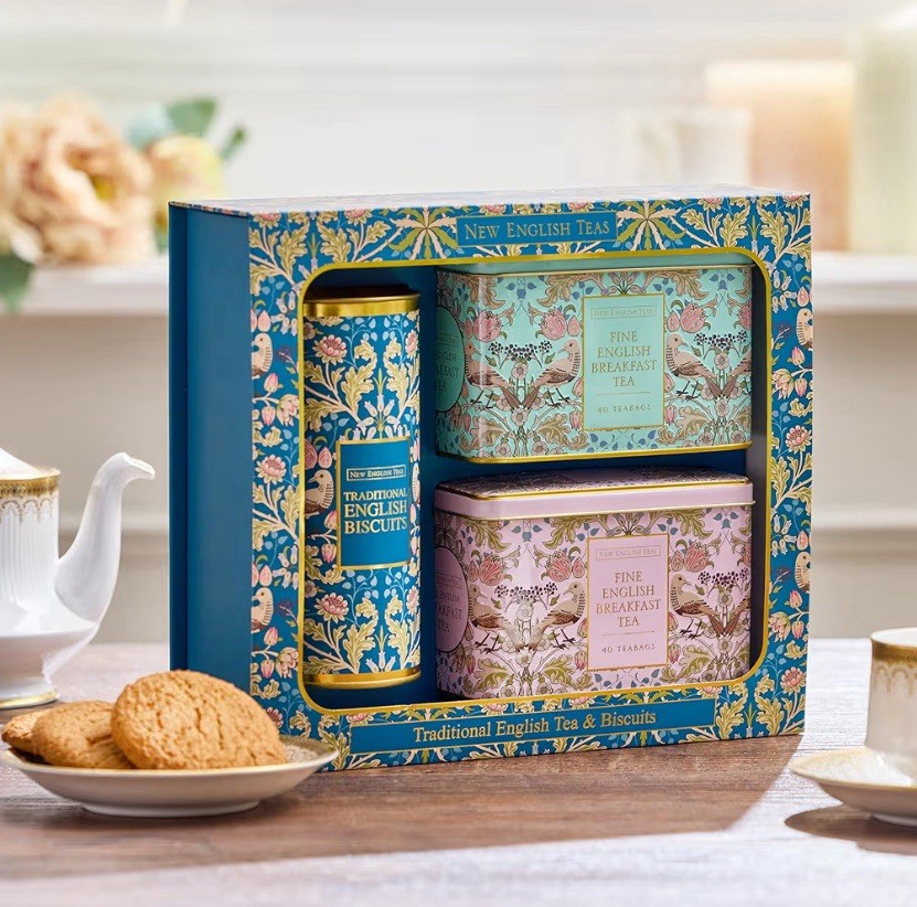 New English Teas Fine English Breakfast Tea & Biscuits Gift Set | British Pantry
