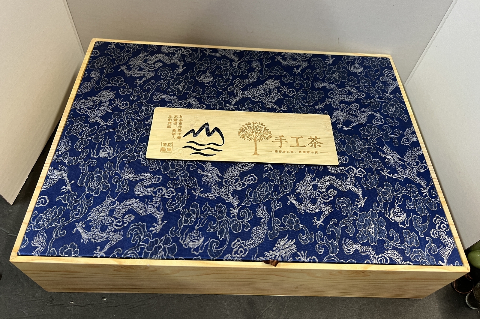 Chinese Handmade Tea 4 Tinplate Canister in Wooden Case Box