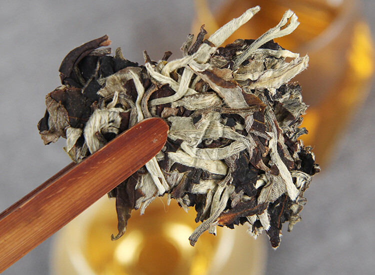 Yunnan Puer Tea Moonlight Beauty Pu’er White Tea Pu-erh Cake Raw Puerh Tea 357g