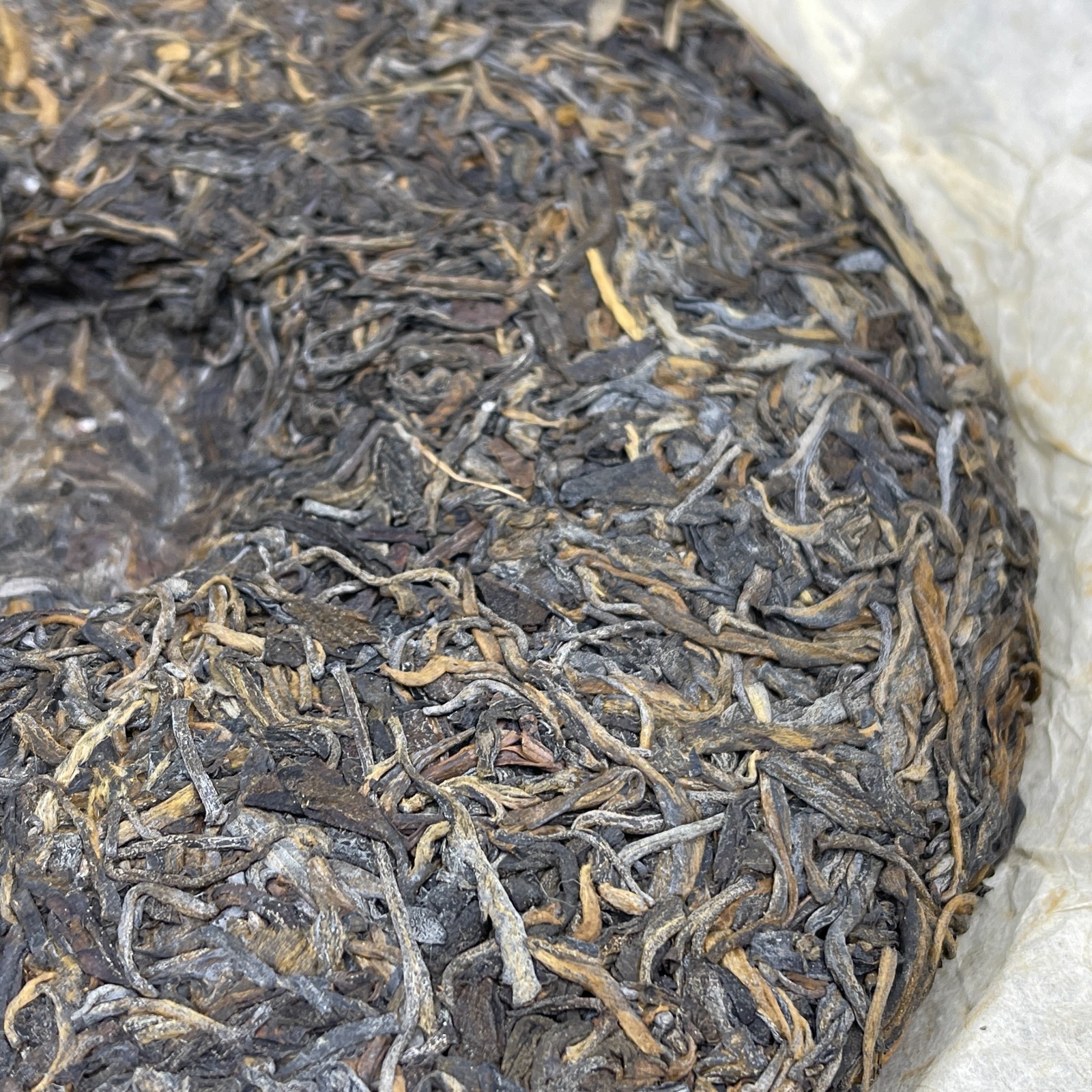 1996 Menghai Tea Factory 7532 Snow Mark Raw Pu-erh Cake 357g (HK Order)
