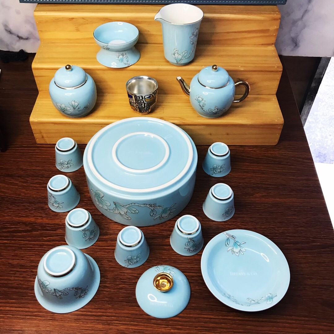 Tiffany 23-Piece Tea Set in High-Quality Leather Case