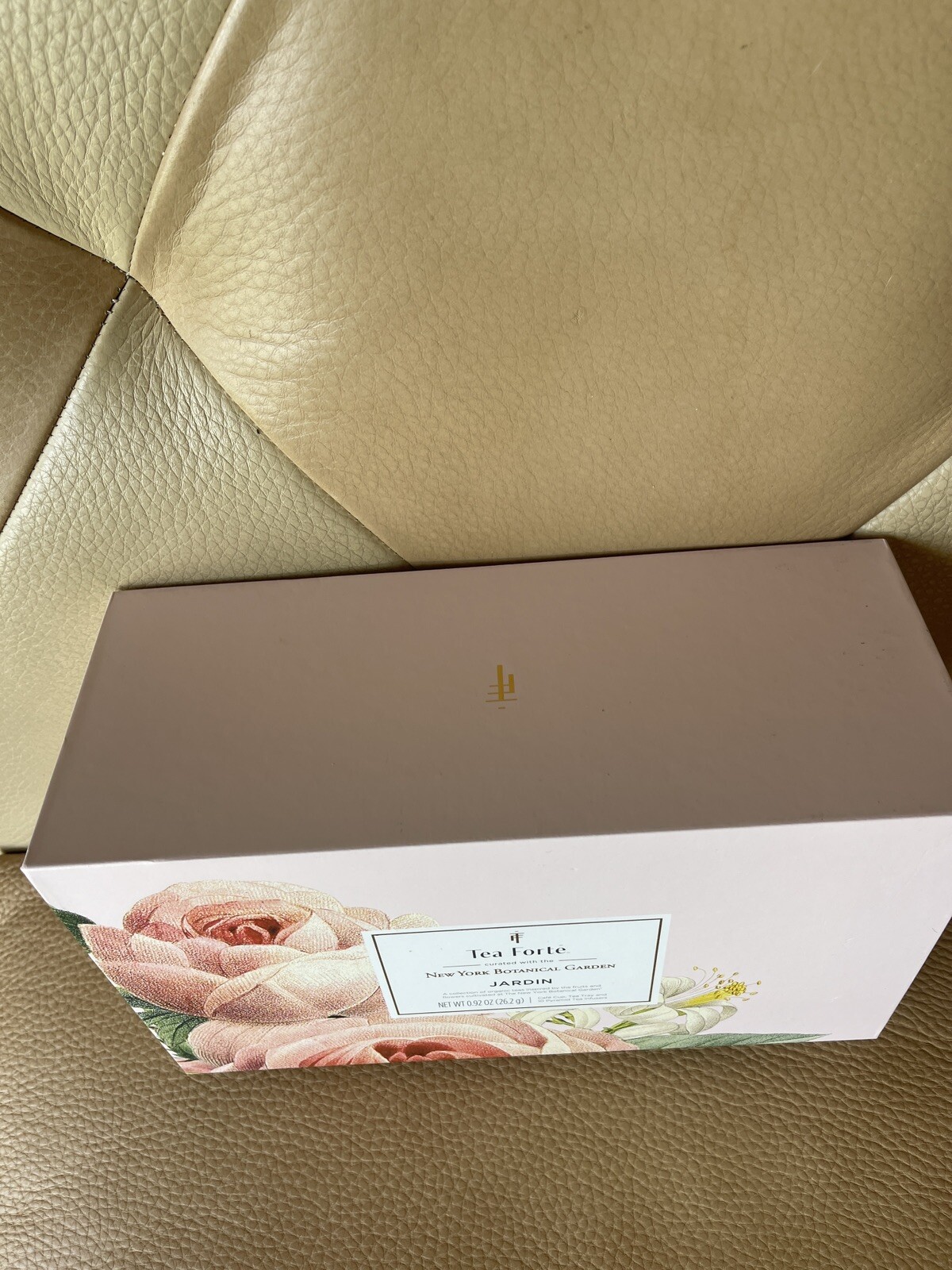 Tea Forte Jardin Gift Set with Pink Cafe Cup Tea Tray and 10 Handcrafted Pyra…