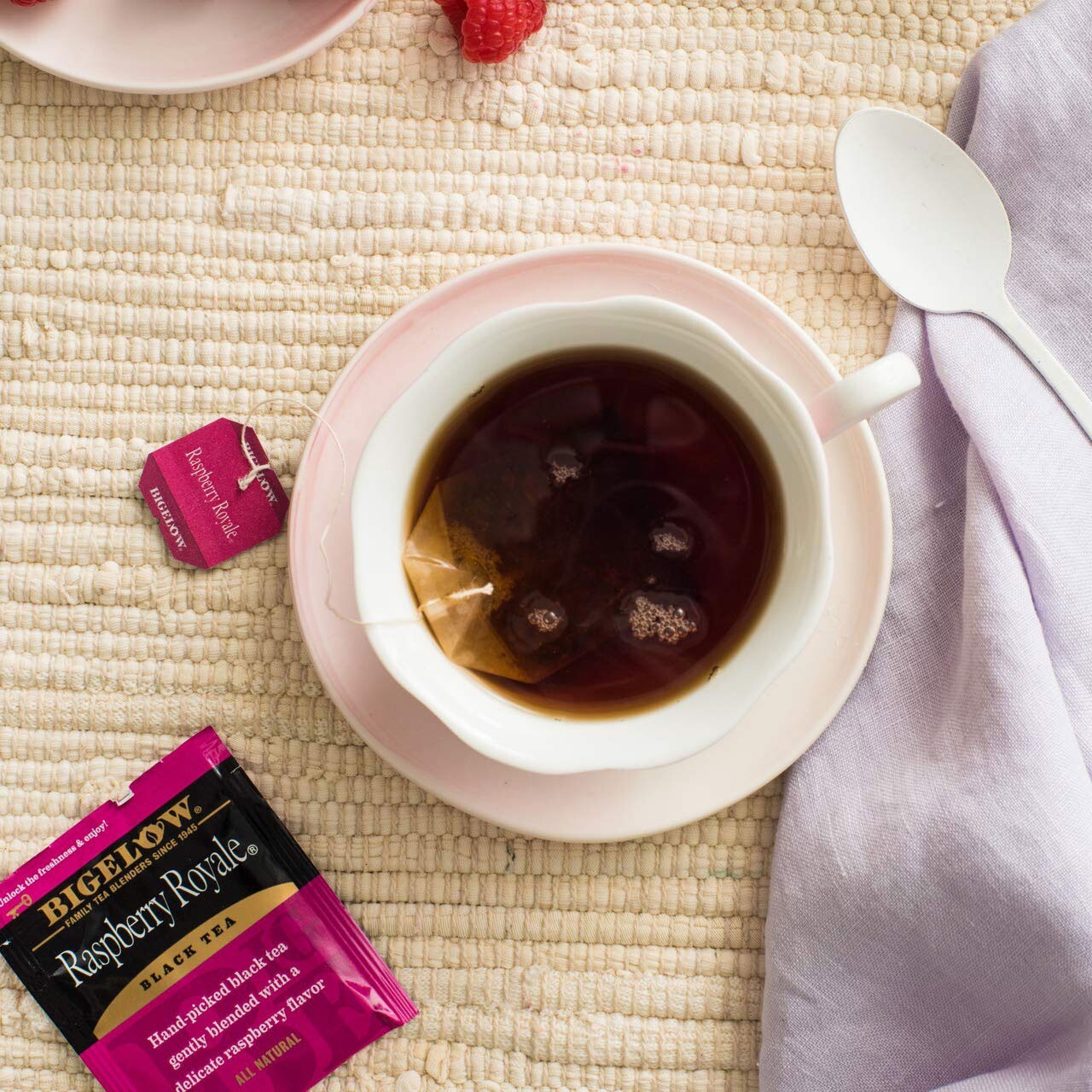 Bigelow Raspberry Royale Black Tea – 20 tea bags