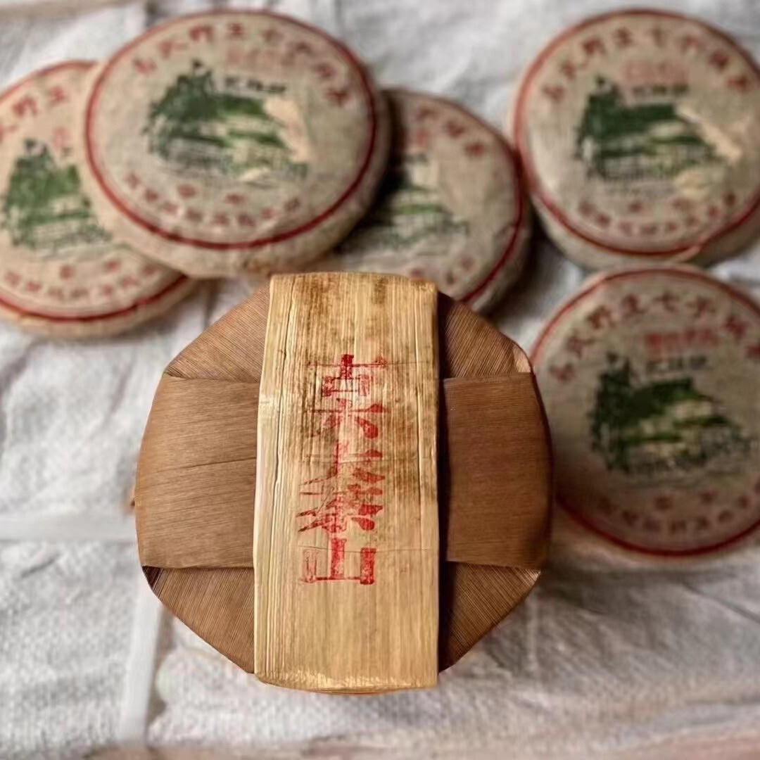 Pu-Erh tea,2002,易武武聘號,200g*6,Raw