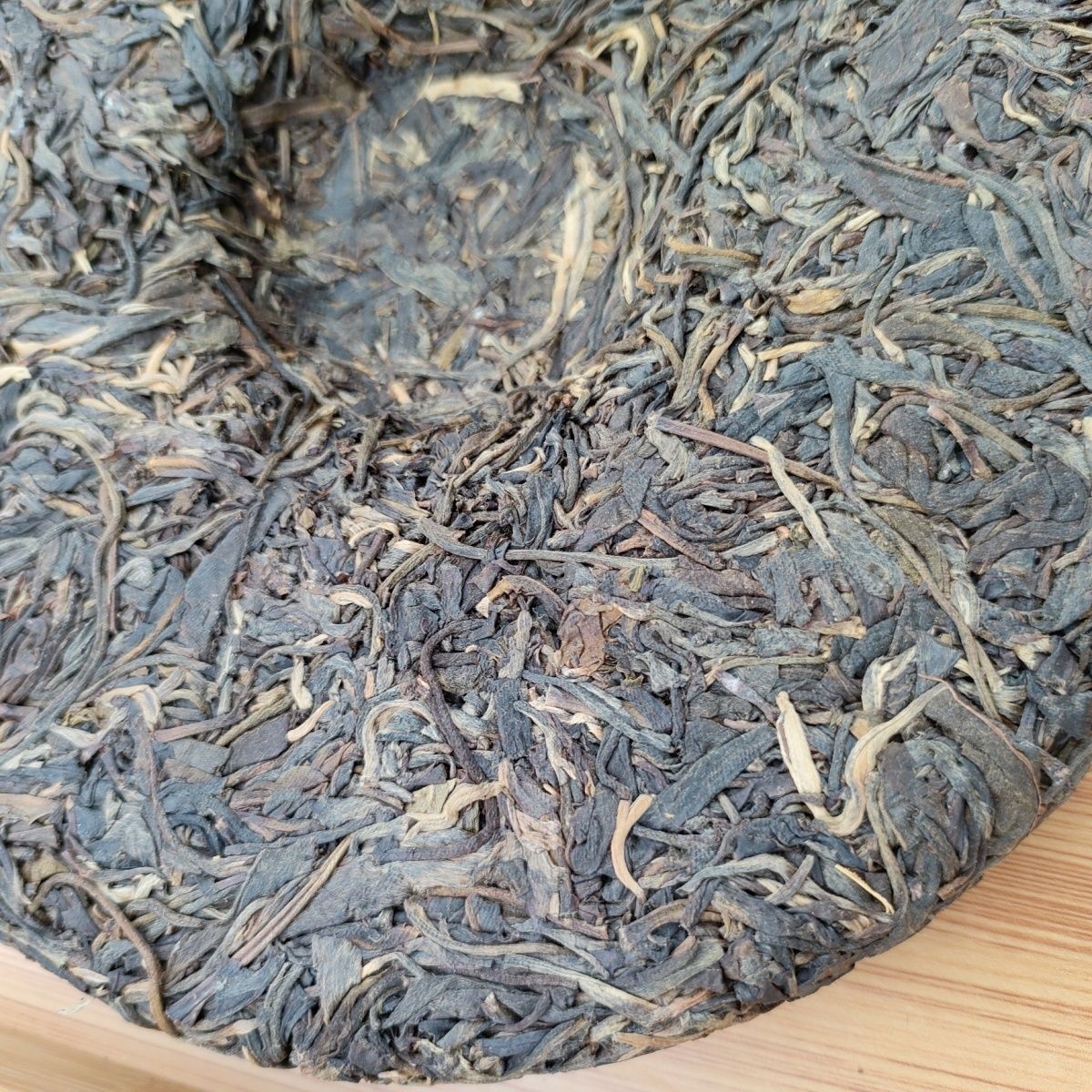 Che Shun Hao Yuan Cha Yi Wu Pu Er Cha Gan Cang Lao Sheng Cha Pu-erh 357g