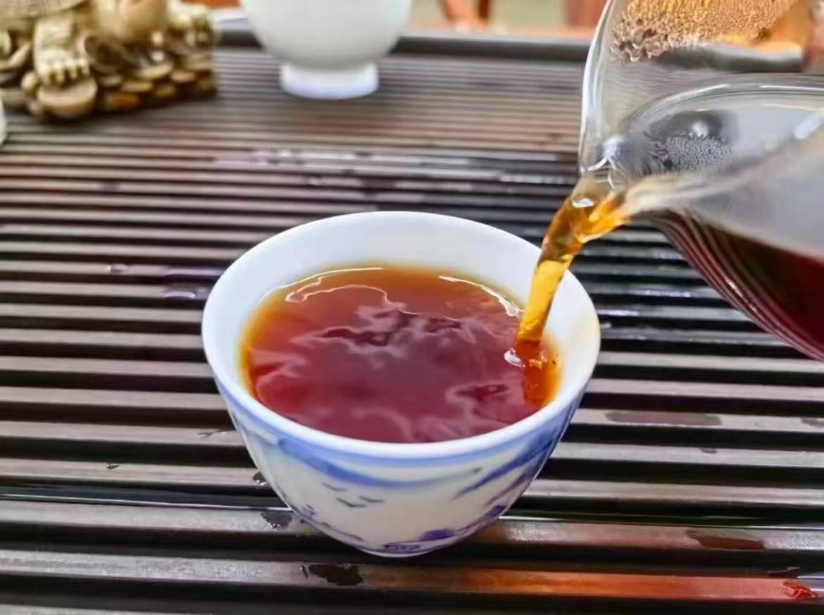 1997 Lao Ban Zhang Ripe Pu-erh Tea Cake 357g – Hong Kong Custom Order, Smooth &