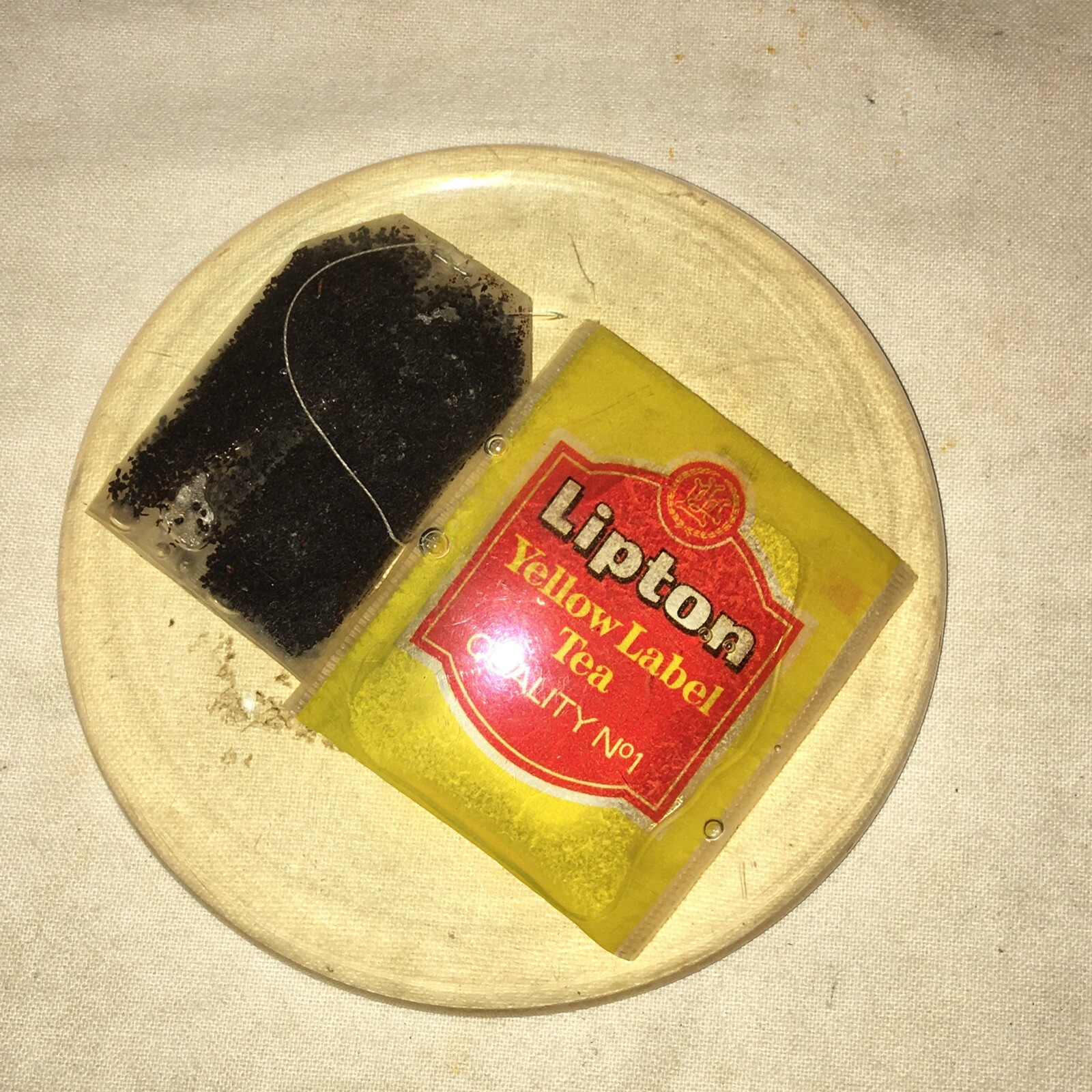 LIPTON BLACK TEA YELLOW LABEL LUCITE PAPERWEIGHT ENGLISH ENGLAND MID CENTURY