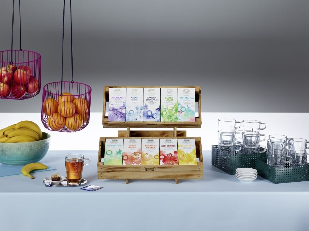 Ronnefeldt Teavelope® Strawberry Garden. 25 tea bags. Caff free. Made in Germany