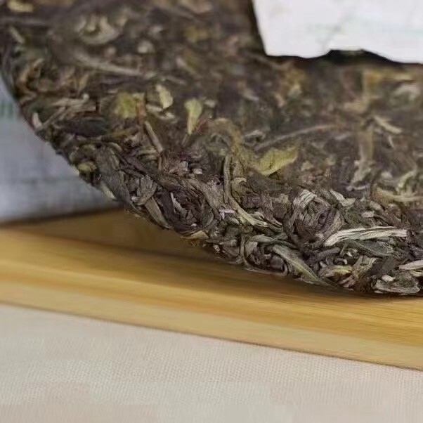 Pu-Erh tea,2014,LAOTONGZHI Emerald Fragrance,357g,Raw