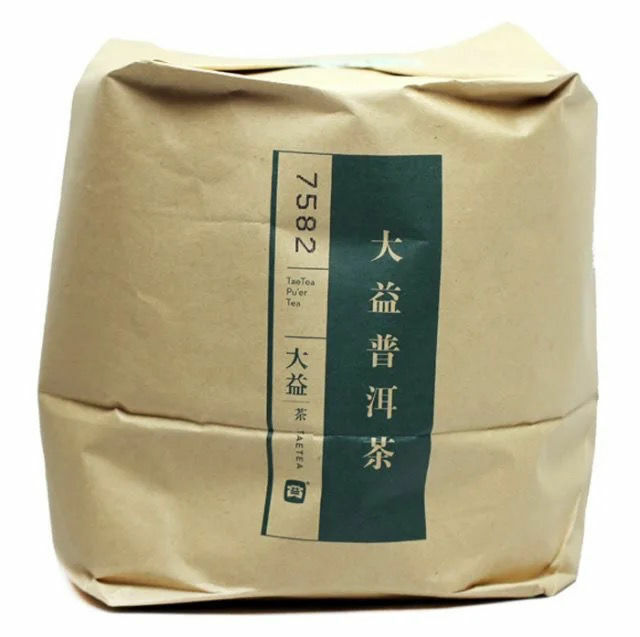 2014 Taetea Dayi 7582 Raw Pu-erh Puer Tea 357g Cake Shaped Pu’er Batch 1401