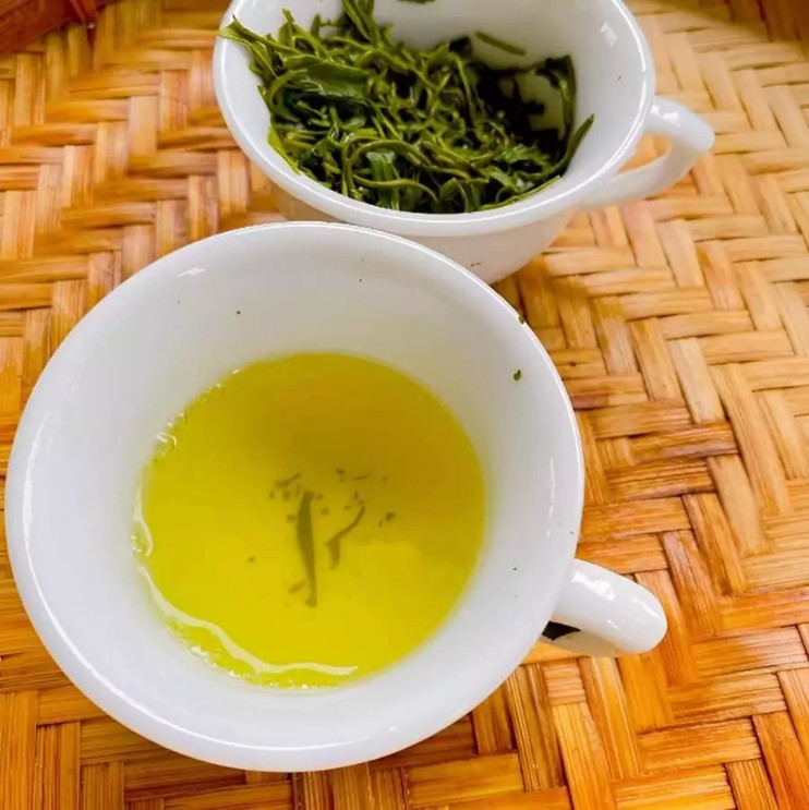 Vietnam Tan Cuong Thai Nguyen Green Tea Buds 3.53 Oz (100 g) – Sweet Aftertaste