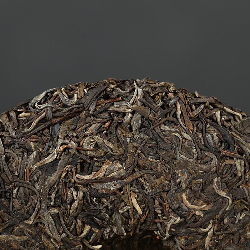 2016 Xiaguan Qian Jia Zhai Wild Aged Old Tree Round Cake Puer Raw Pu’er Tea 357g
