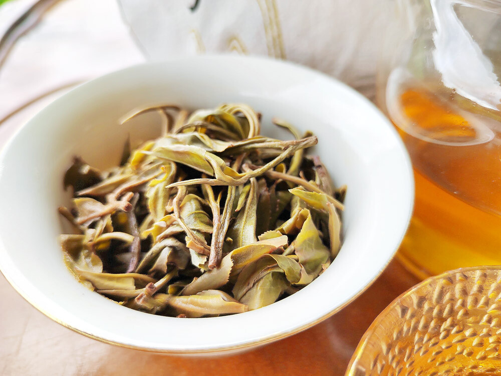 Pu’er Raw Tea Yunnan Ancient Tree Natural Healthy 357g Cake