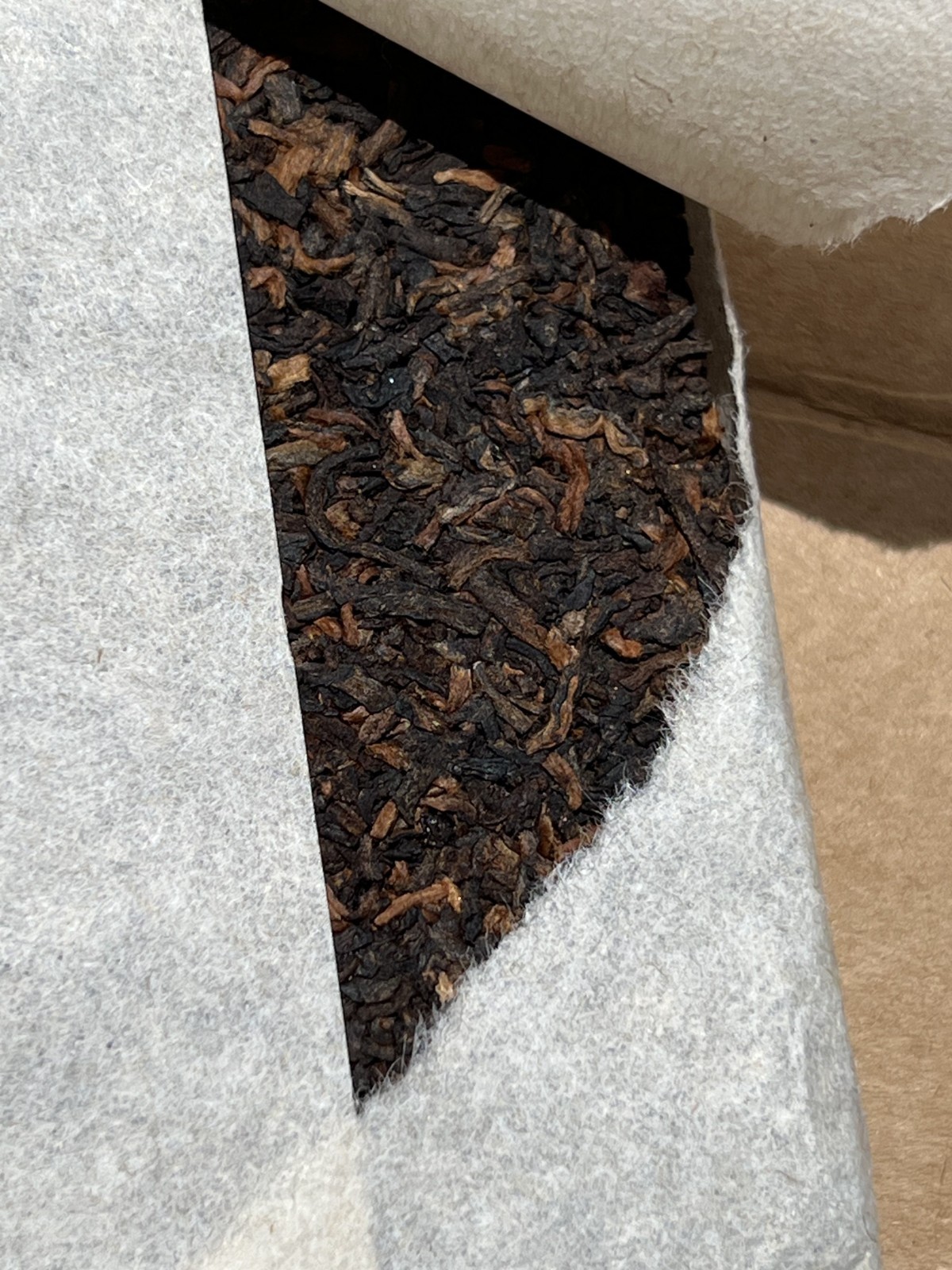 233g Chinese Pu’er Tea Brick 云南普洱茶砖 云普天下 傣家皇印 Old Stock