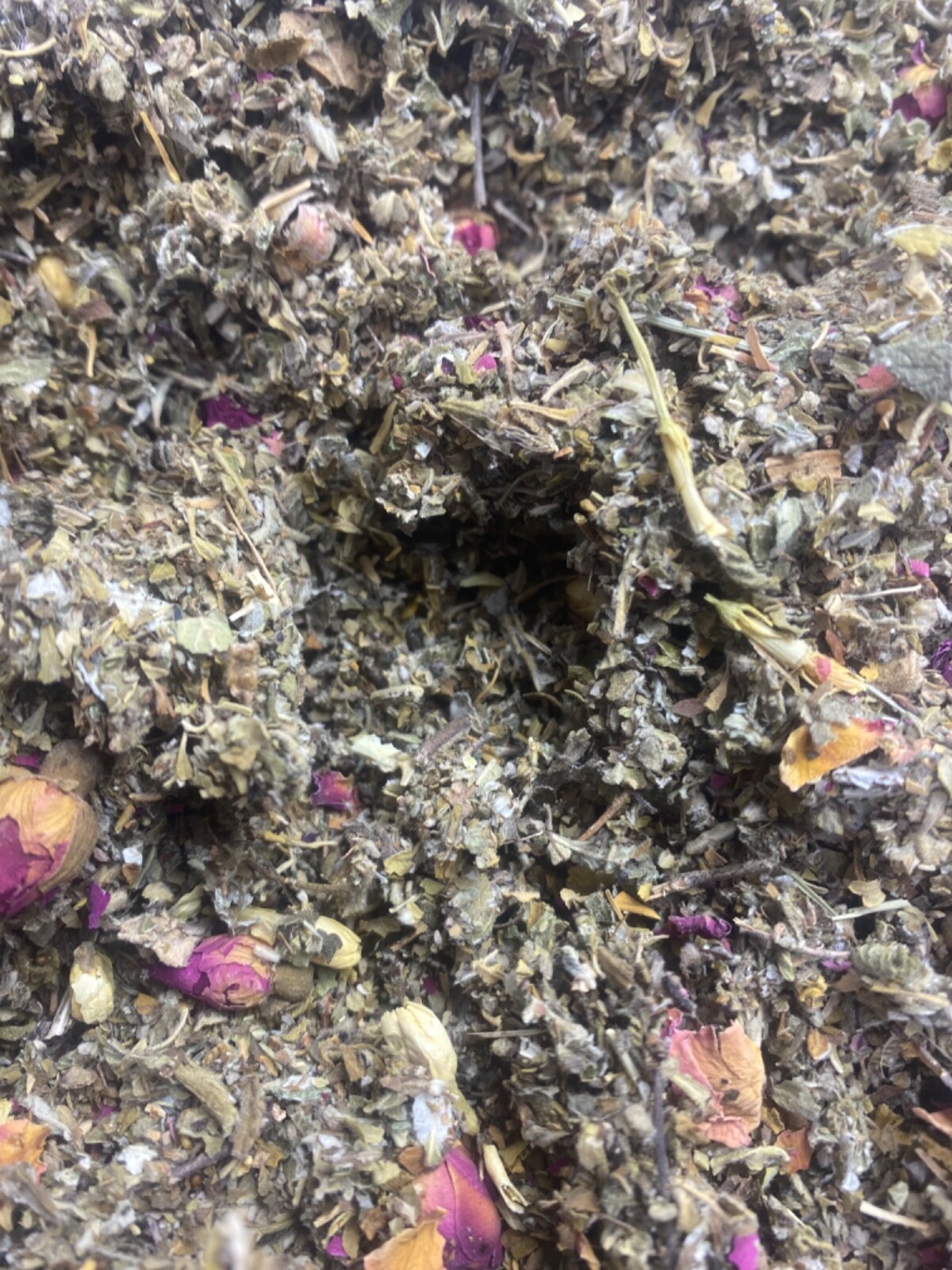 tulsi holy basil jasmine rose damiana raspberry leaf mullein no.71 mix – 1 oz.