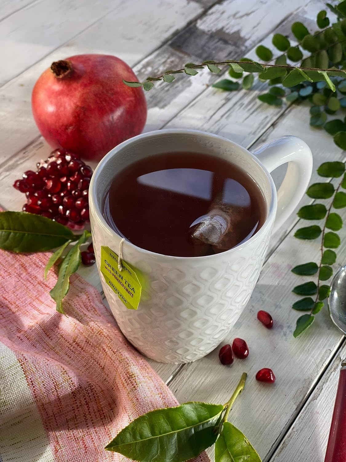 Bigelow Tea Green Tea with Pomegranate, Caffeinated Tea with Pomegranate, 20 Cou