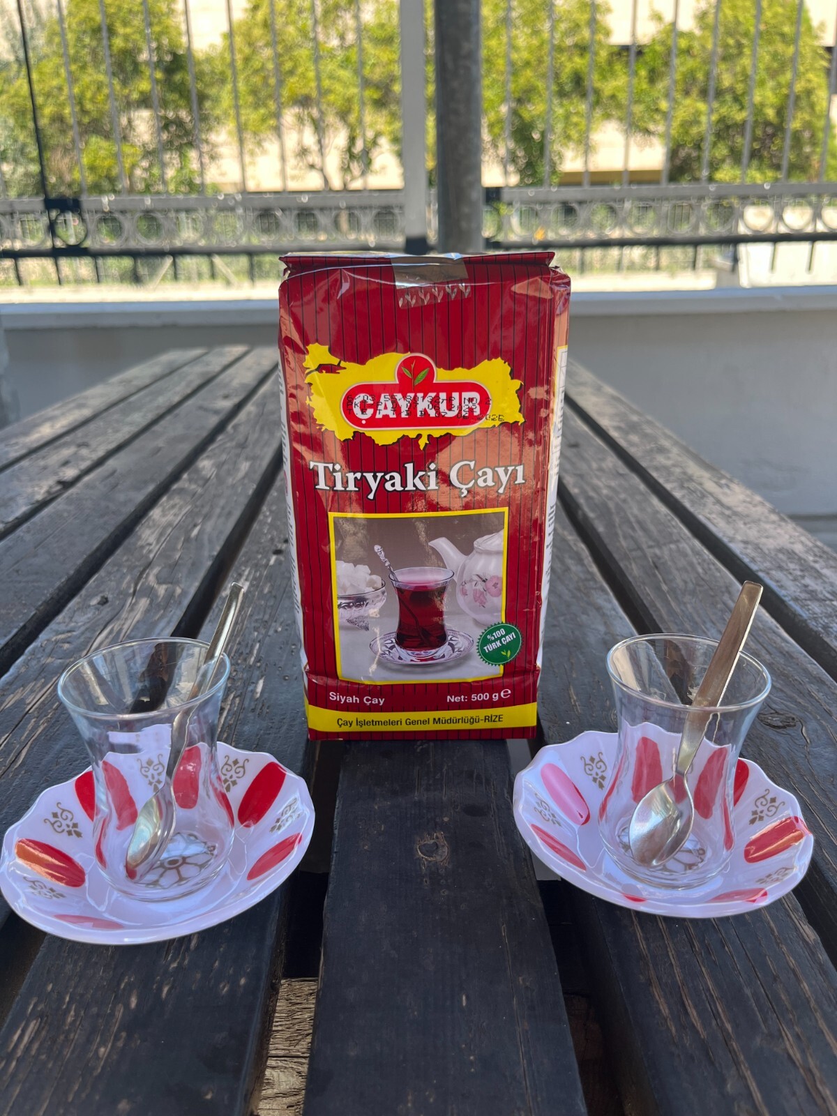 Turkish Tea Set (Turkish Tea-5000 gr, 2 serving cups, 2 cup plates and 2 spoons)