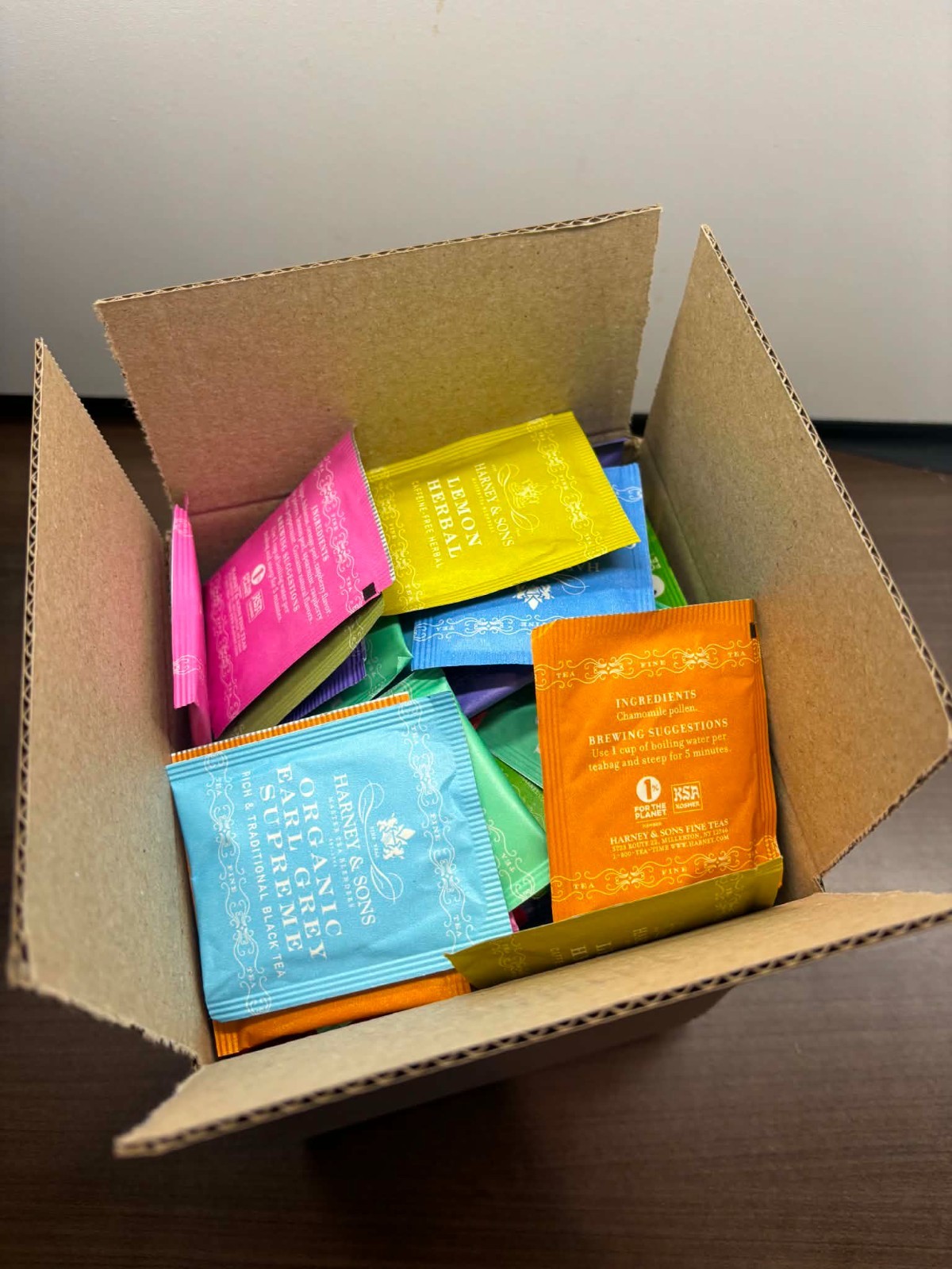 Harney & Sons Assorted Tea Bag Sampler 140 Count Variety Pack Office Breakroom