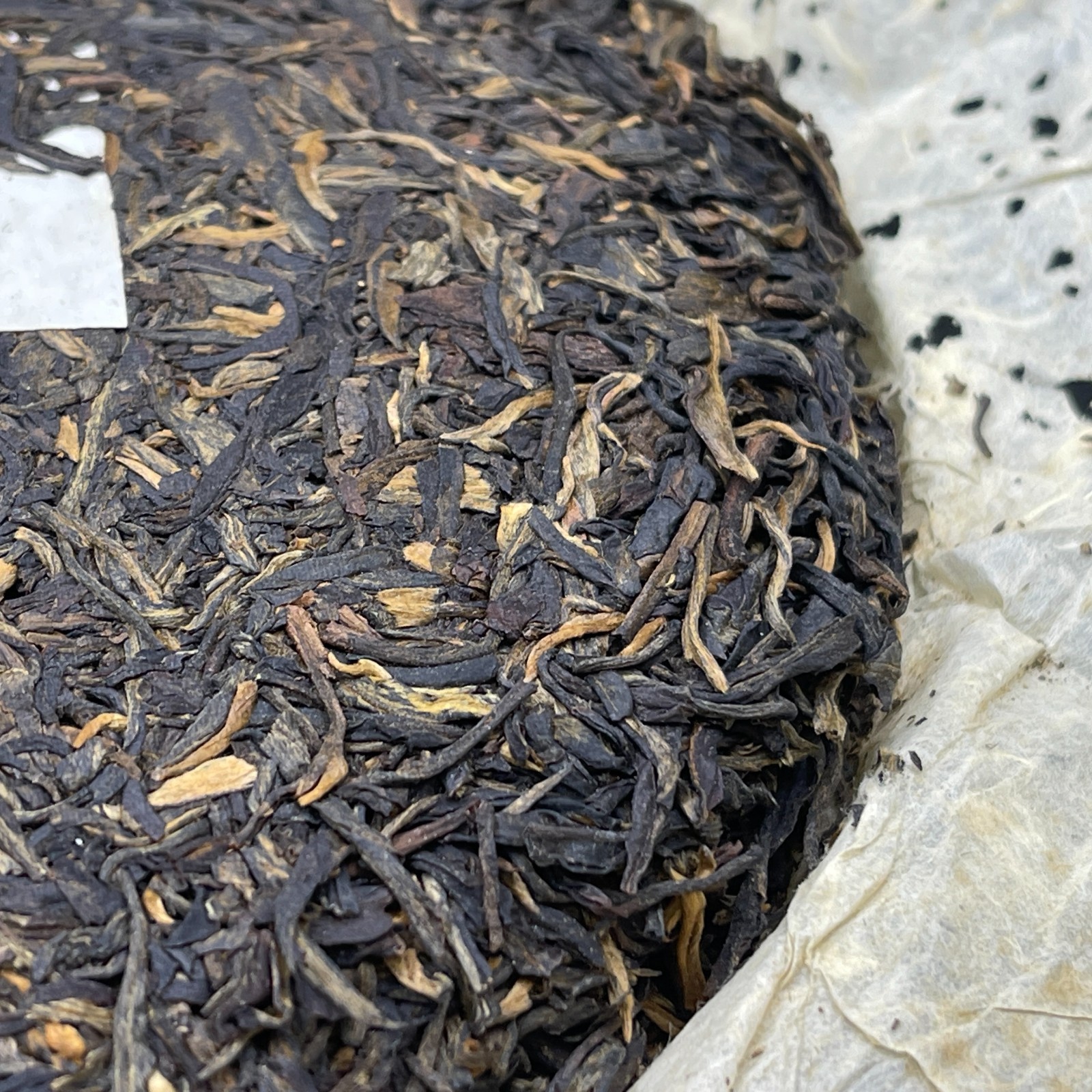 Song Pin Hao “Brown Label” Raw Puerh Tea Cake – 357g (1990s Reproduction)