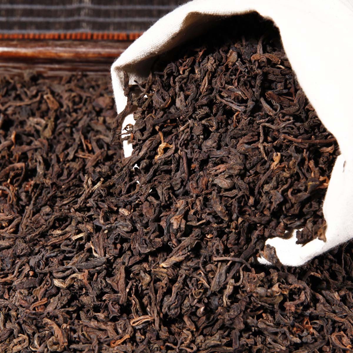 Ripe Pu erh Tea Cooked Pu erh Loose Leaf Yunnan Black Tea Natural Premium China