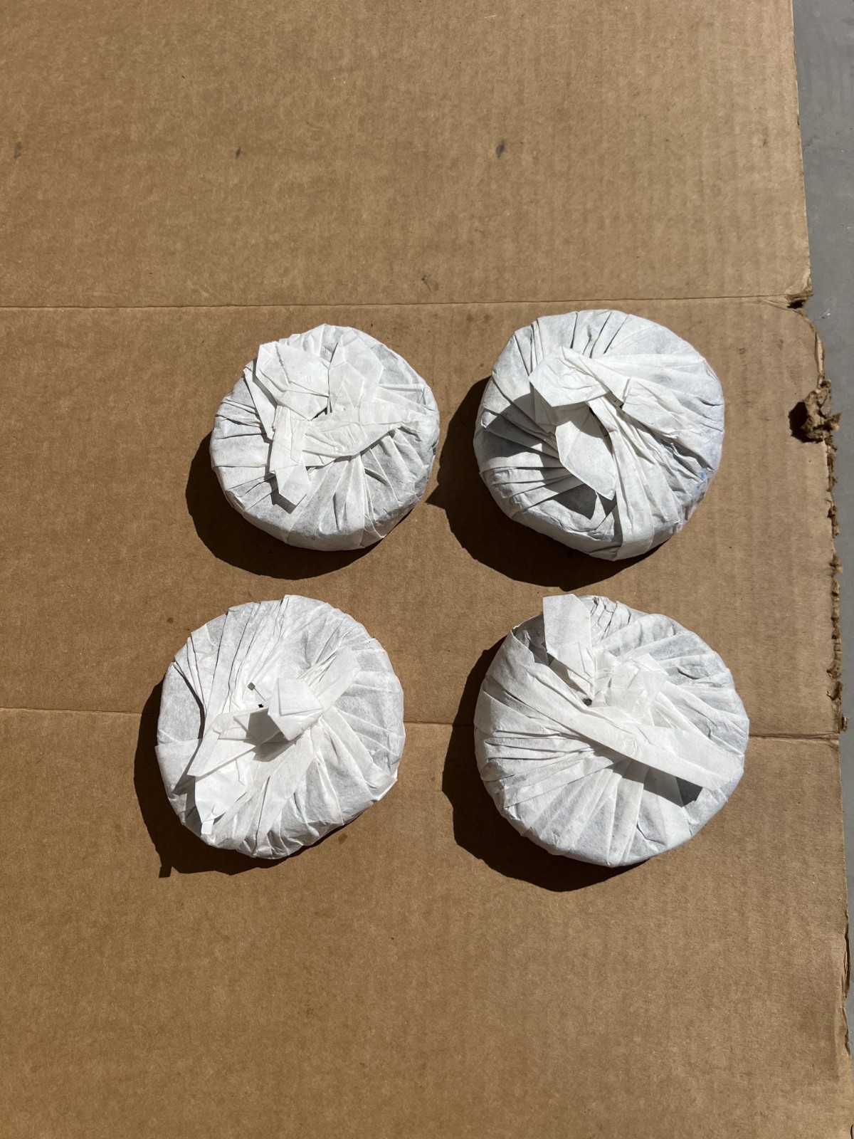 Lot of 4 Chinese Pu-erh Tea Cakes Year 2000’s NEW 150G 濂溪六洞千两茶