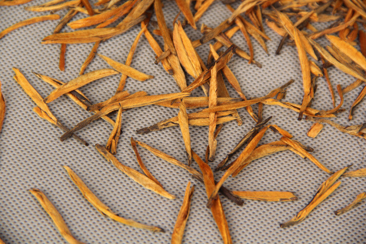 Supreme Yunnan Black Tea Fengqing Dian Hong Golden Buds Needle Dianhong 250g